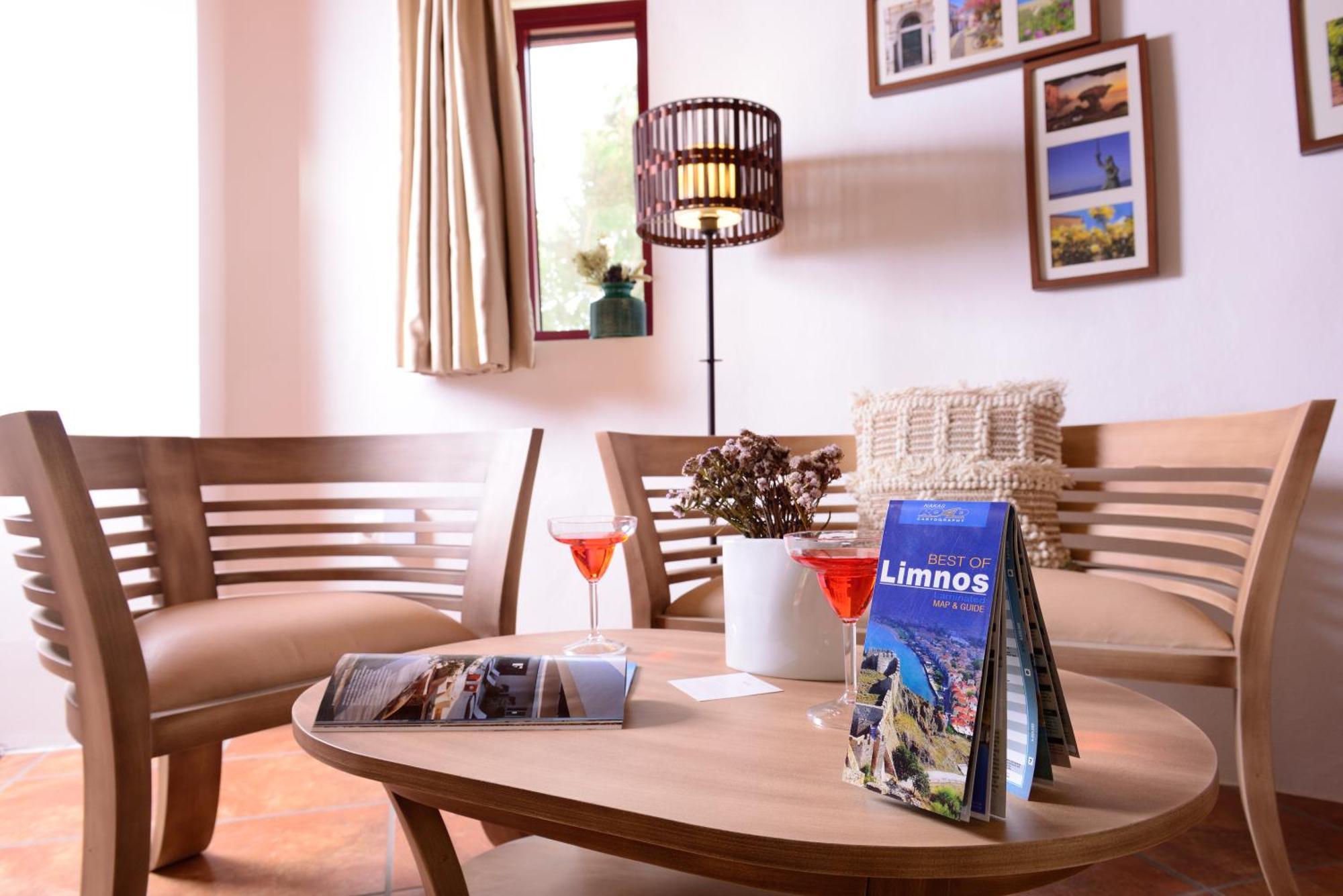 Varos Village Boutique Hotel Ruang foto